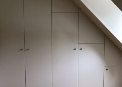 Dressing sous rampant par Villa Courtois à Saint-Malo